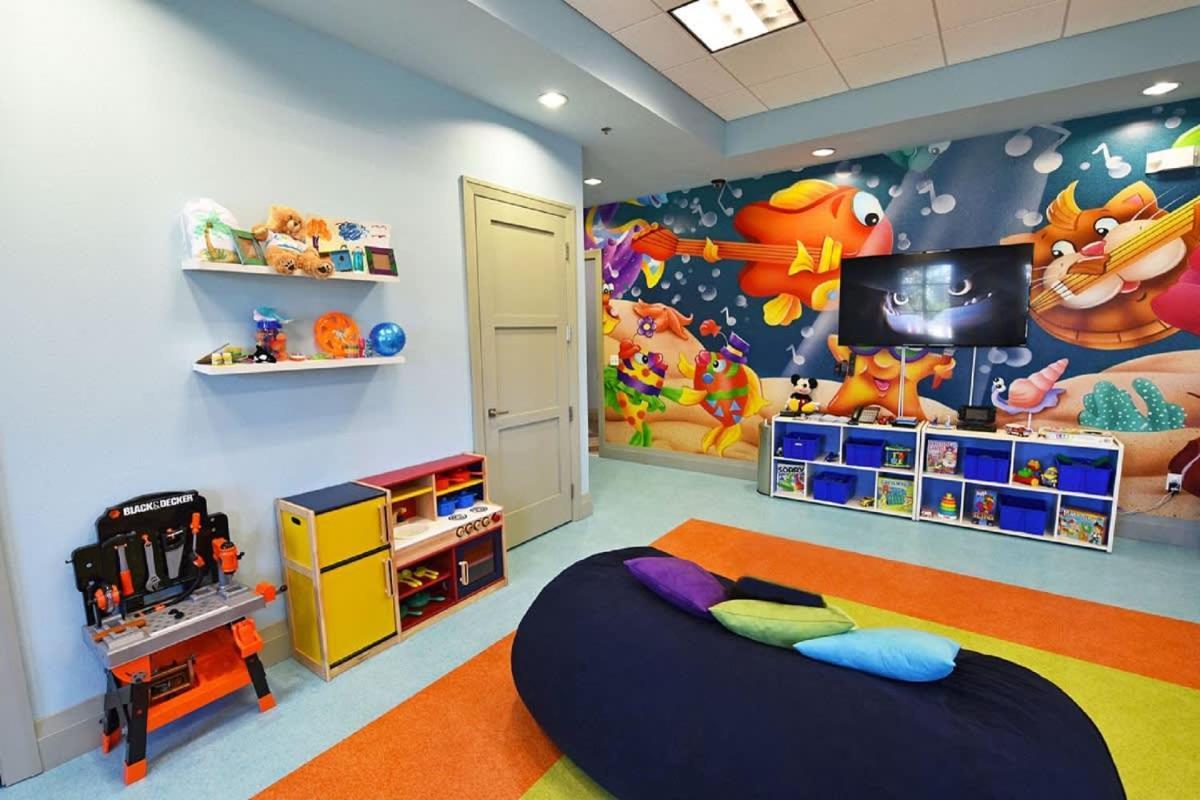 Beautiful 7bd Family With Themed Game Room-9117 Davenport