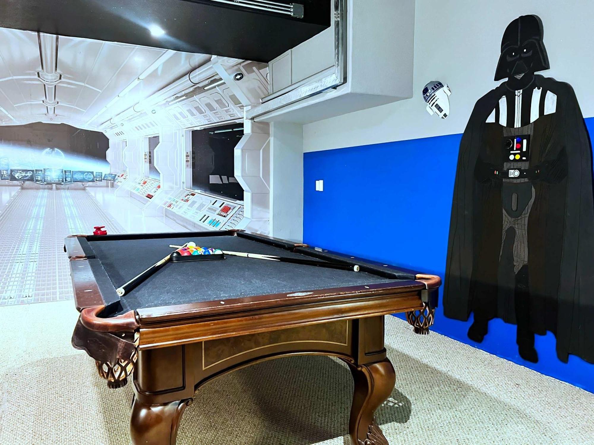 Beautiful 7bd Family With Themed Game Room-9117