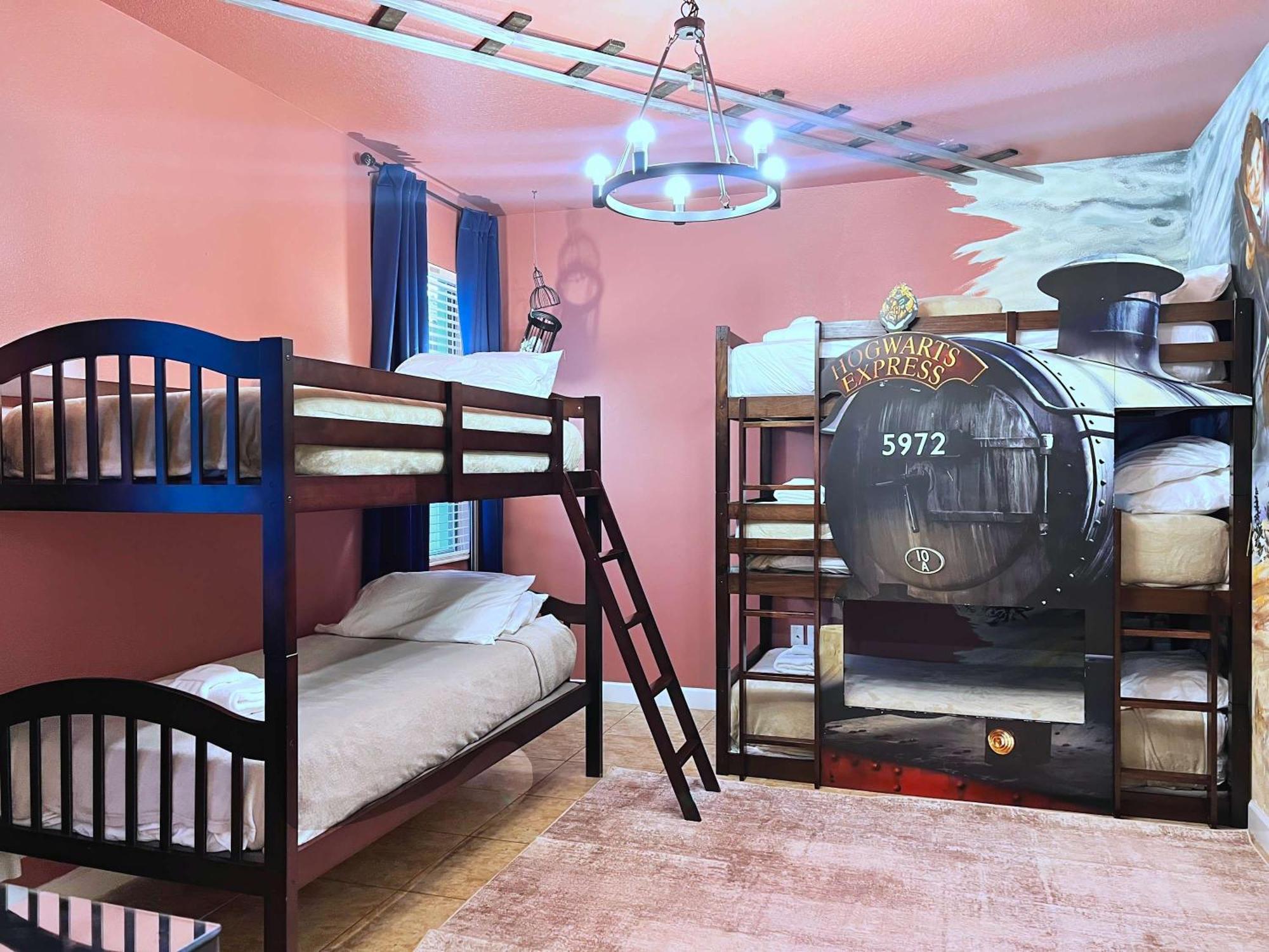 Holiday home Beautiful 7bd Family With Themed Game Room-9117 *