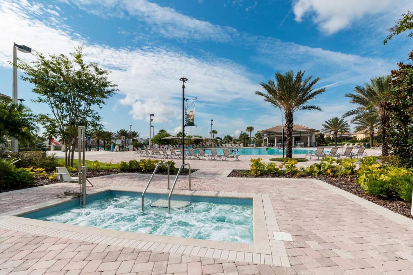 Champions Gate Home: Pool, Movie & Near Davenport