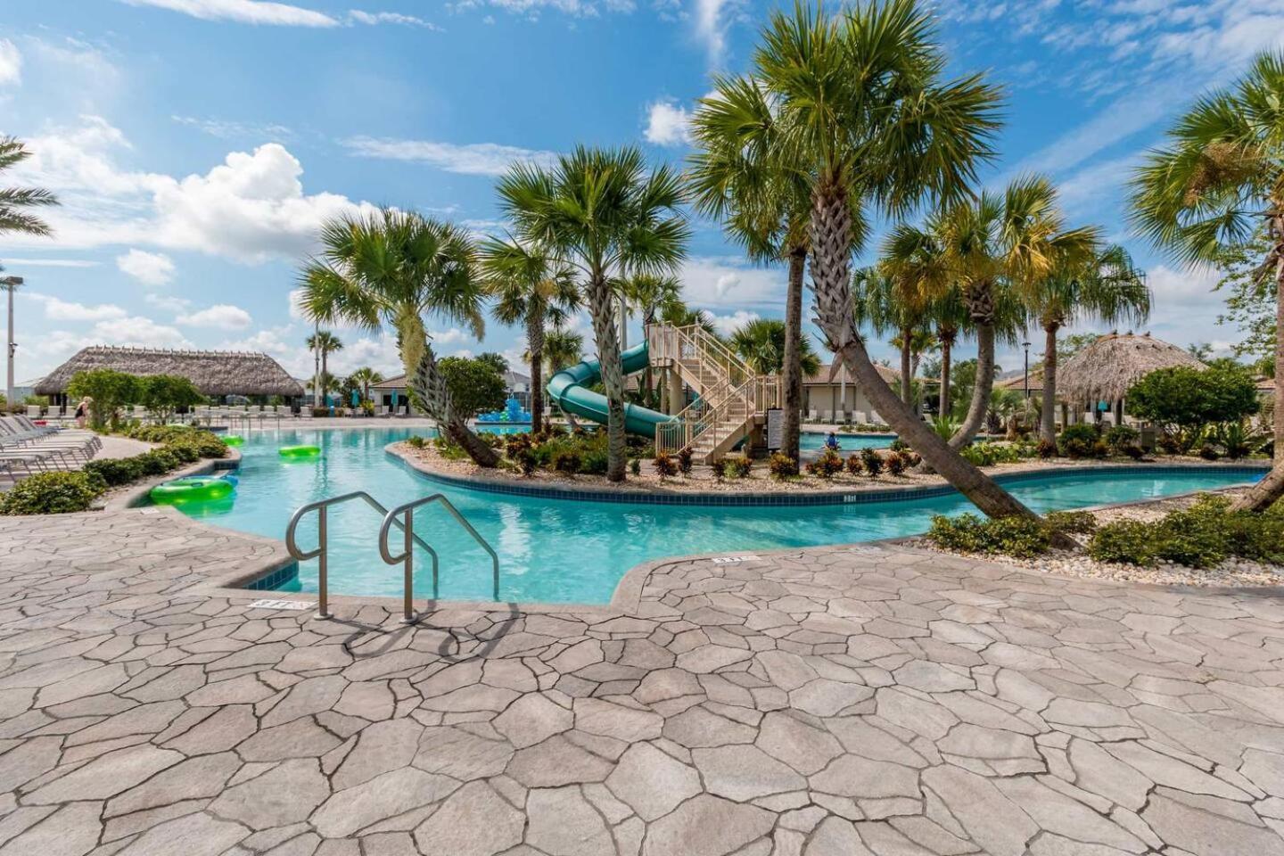 Champions Gate Home: Pool, Movie & Near Davenport