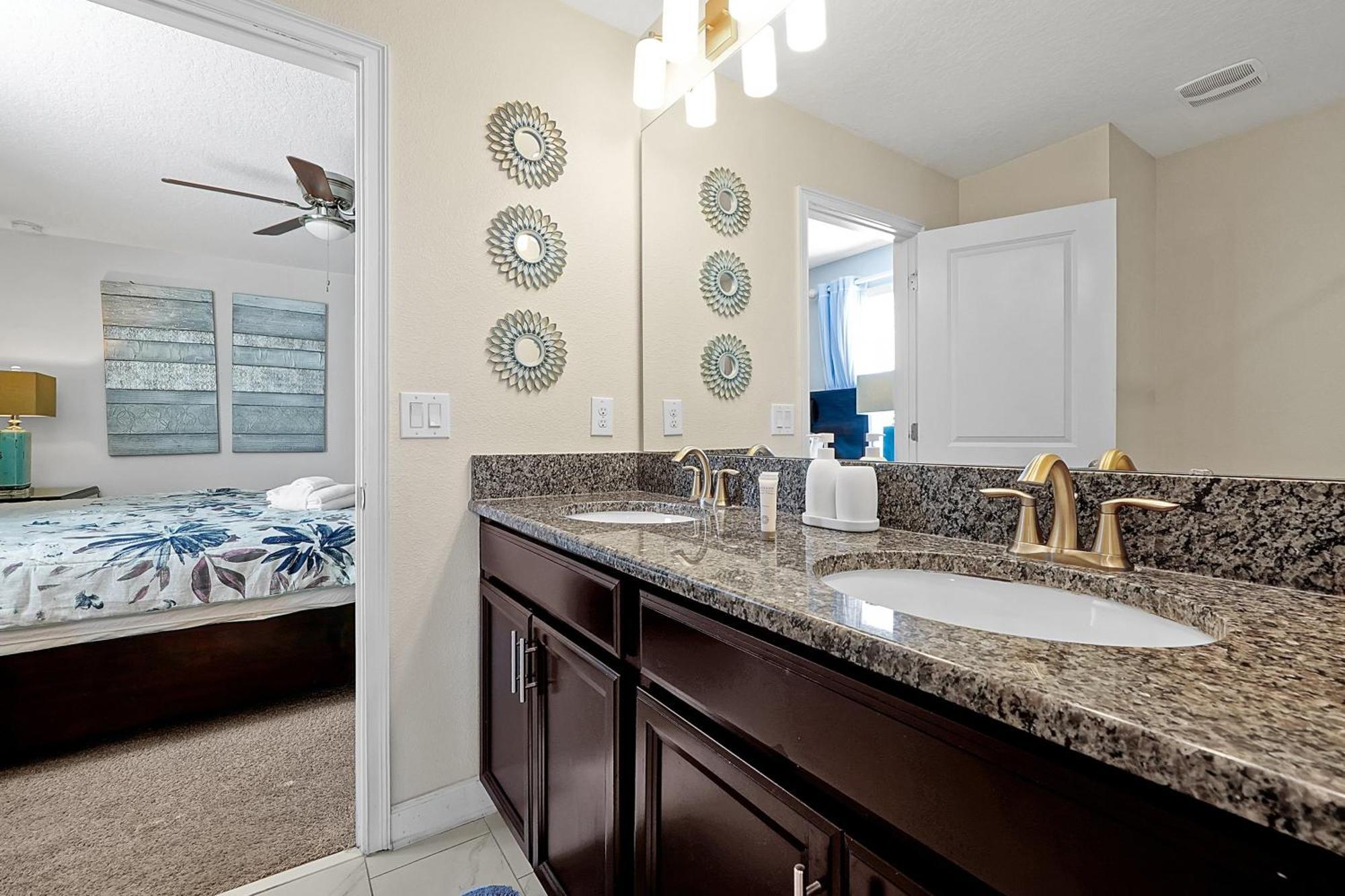 Champions Gate Home: Pool, Movie & Near Davenport