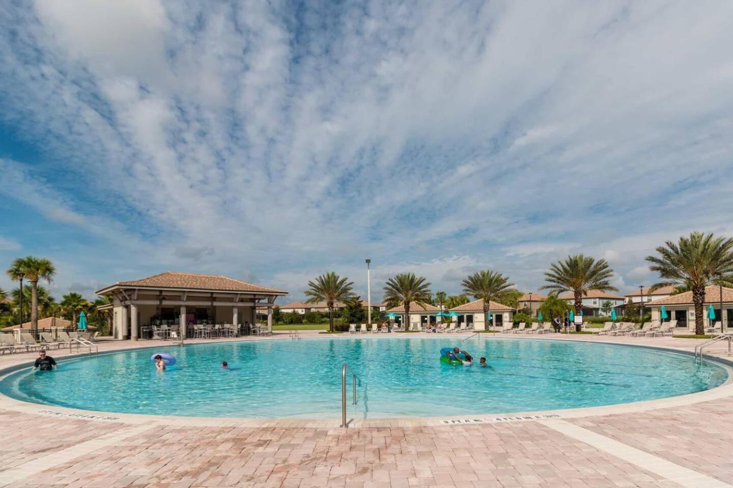 Champions Gate Home: Pool, Movie & Near Holiday home Davenport
