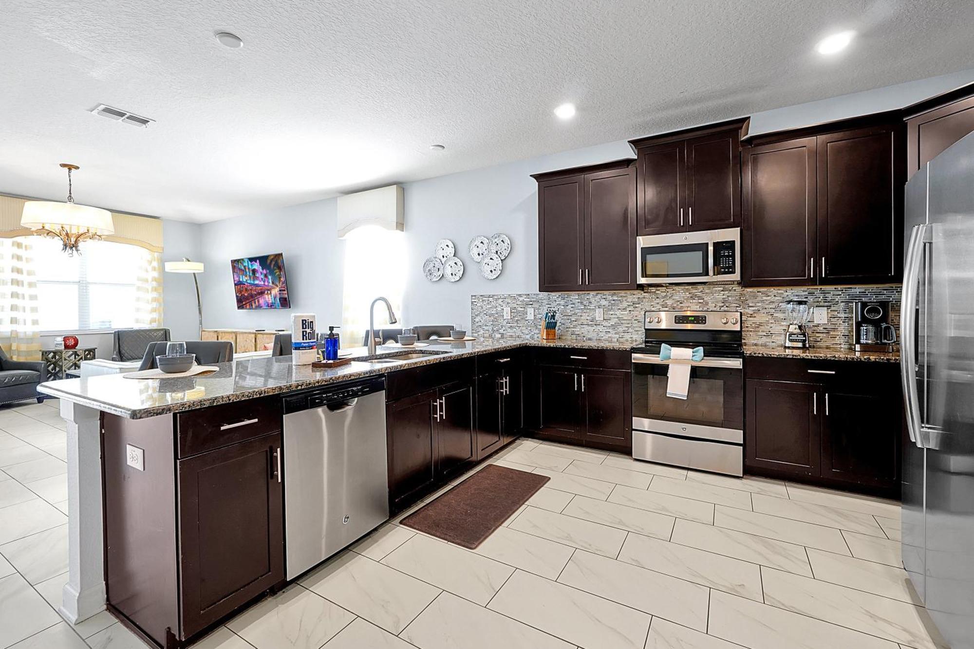 Champions Gate Home: Pool, Movie & Near Davenport