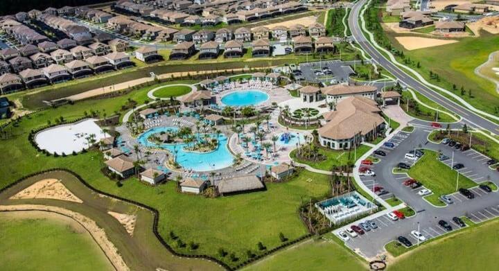 Holiday home Dazzling 6br W Pool 1564f 1511 Davenport