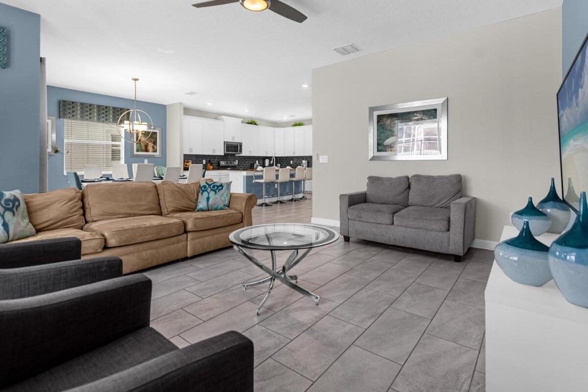 Dazzling 6br W Pool 1564f 1511 Davenport