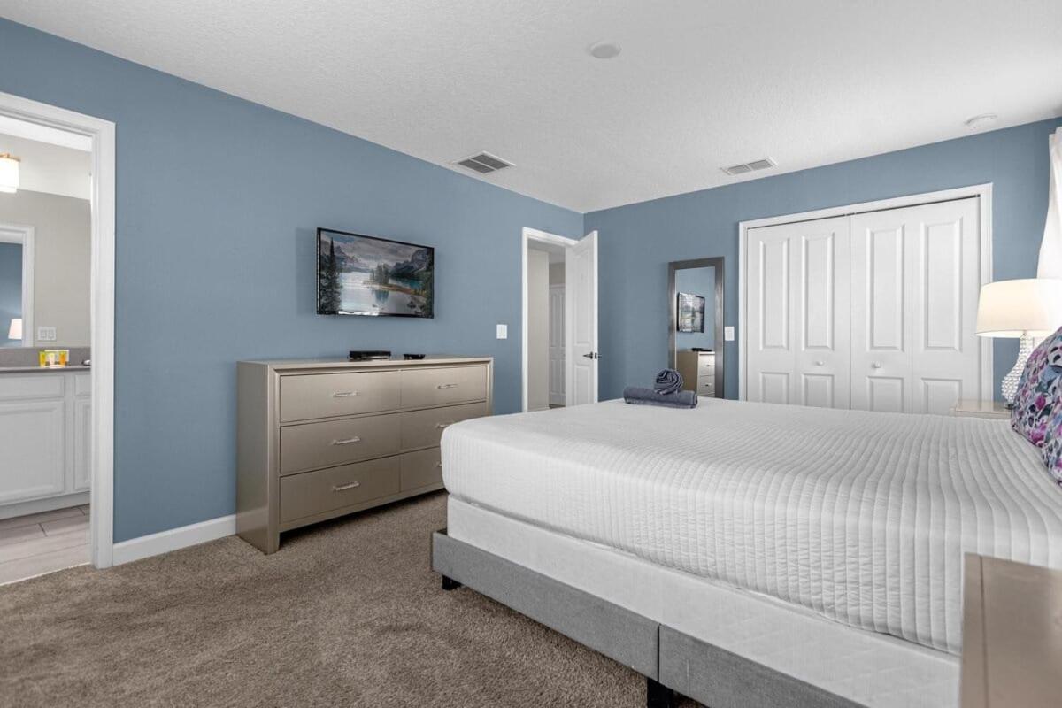 Dazzling 6br W Pool 1564f 1511 Davenport