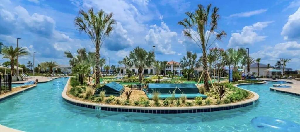 Dazzling 5br In Storey With Pool & 1528 Holiday home