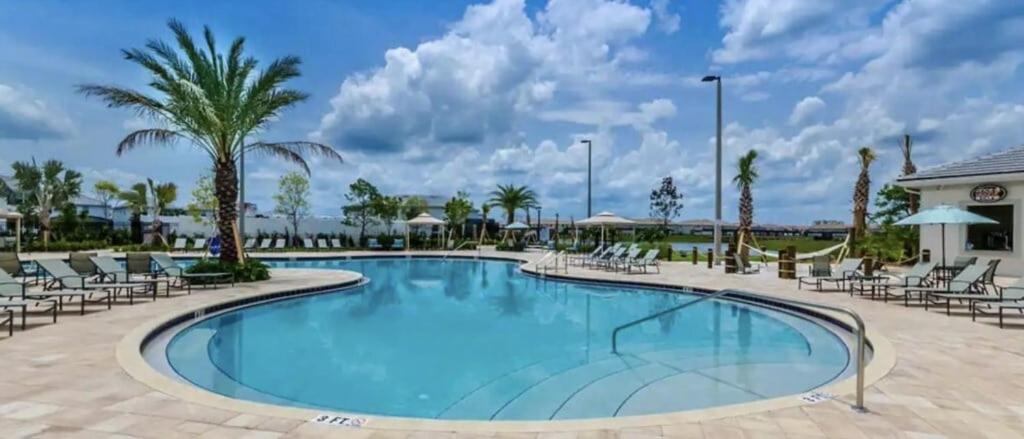 Dazzling 5br In Storey With Pool & 1528 Holiday home