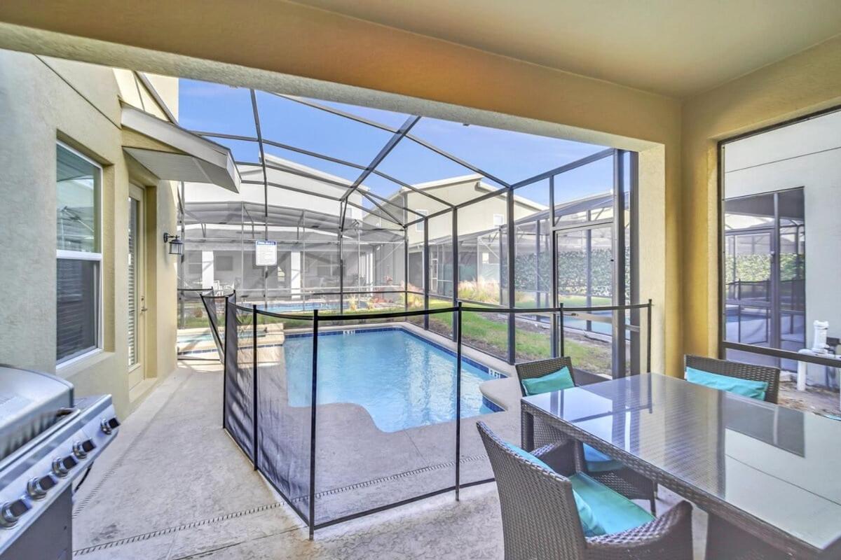 Dazzling 5br In Storey With Pool & 1528 Holiday home *