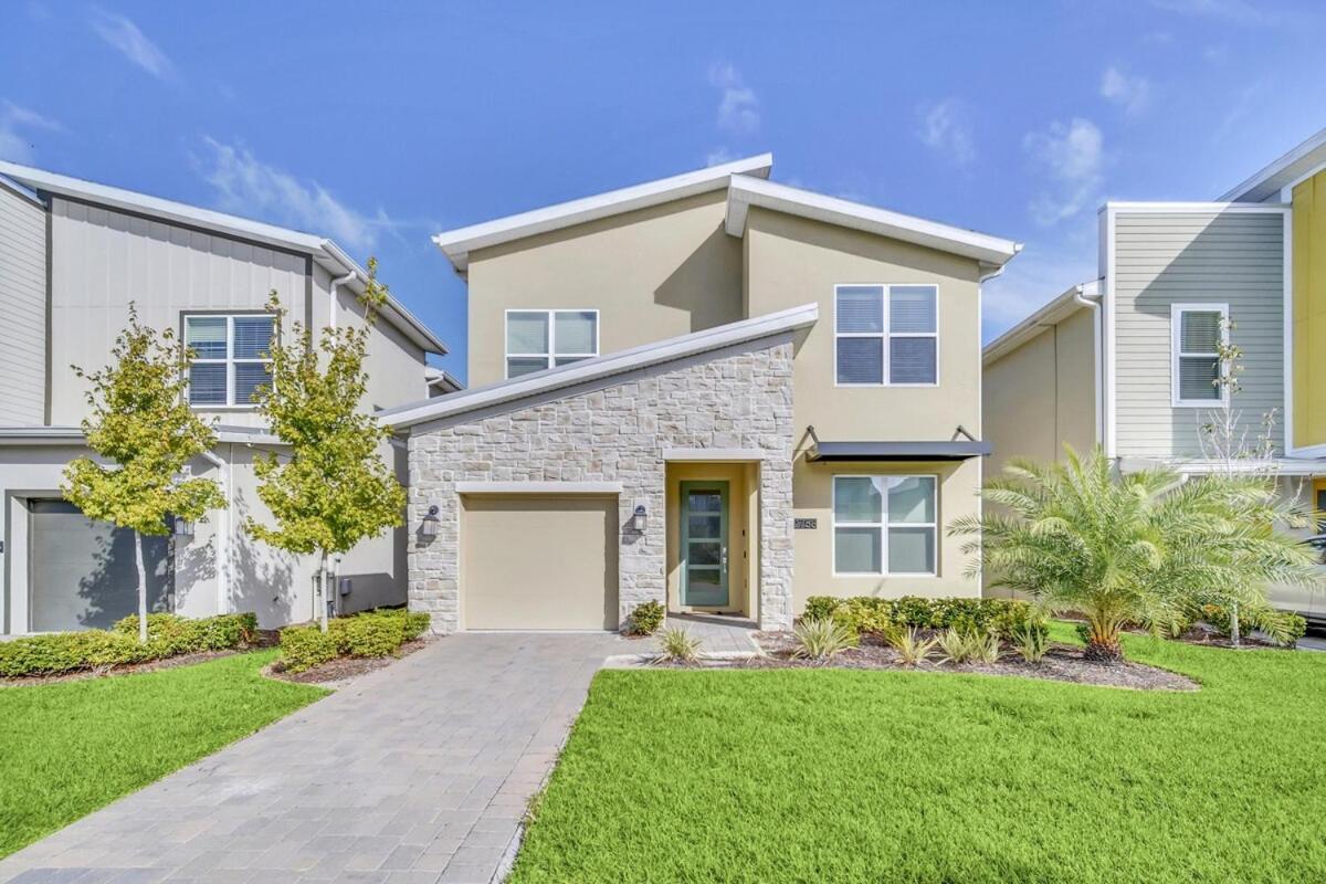 Dazzling 5br In Storey With Pool & 1528 Holiday home *