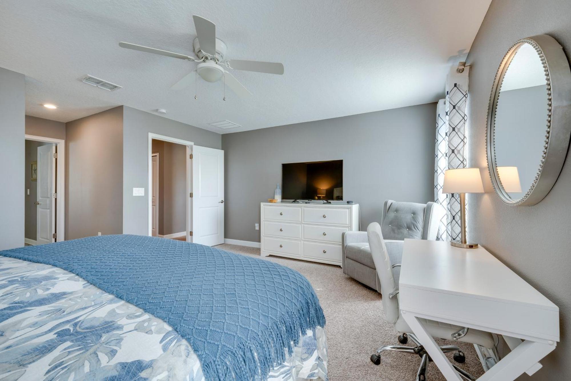 Chic Near With Amenities! Villa Davenport