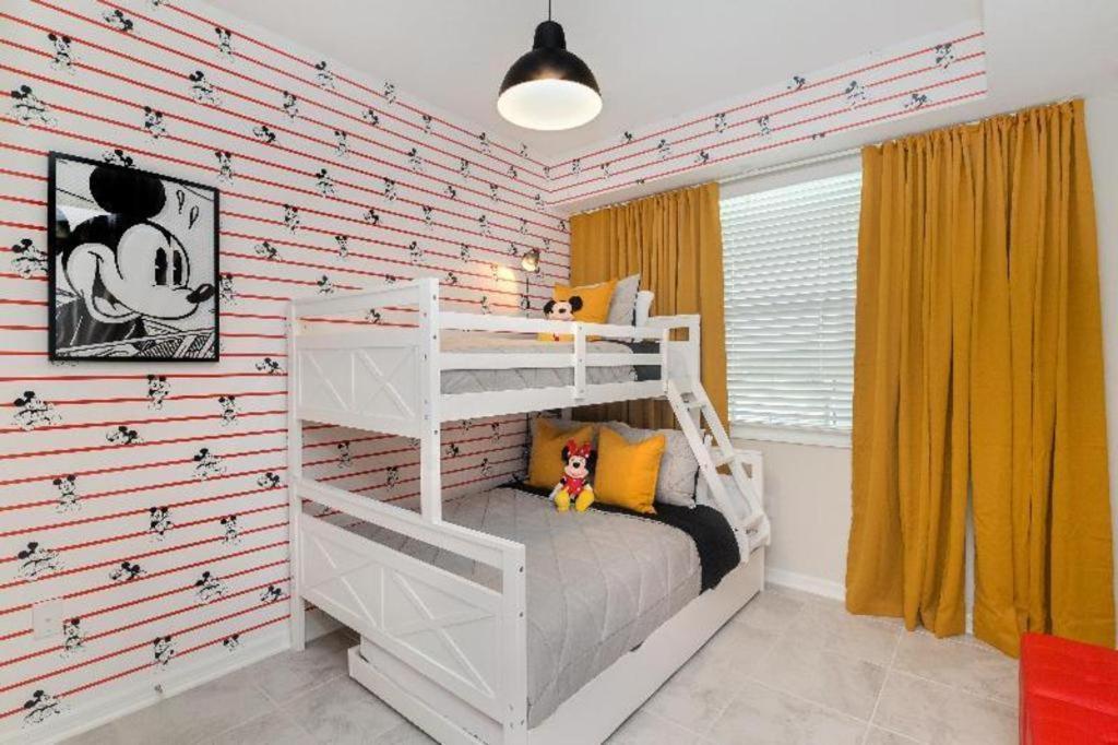 Storey 4*