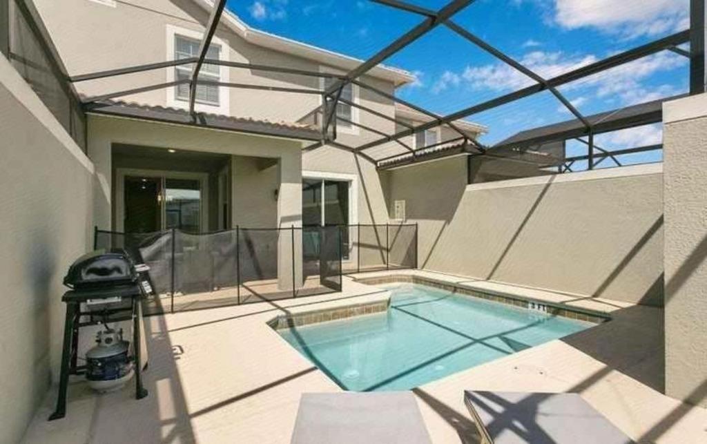 Storey Hunters Creek