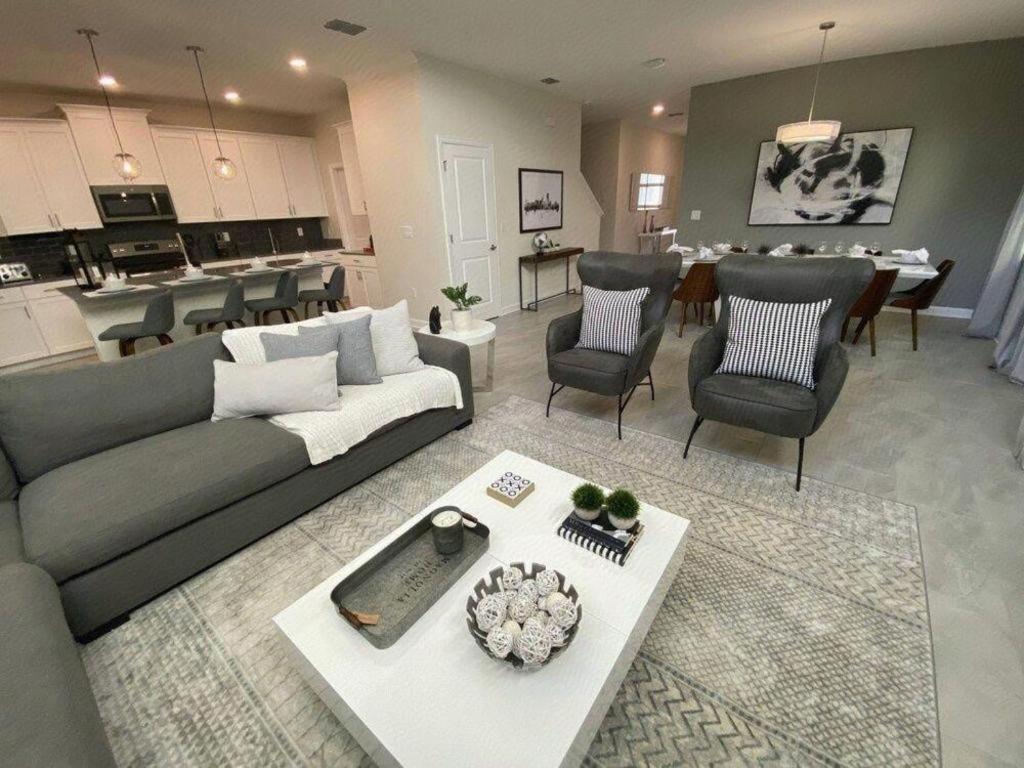 Storey 4* Hunters Creek