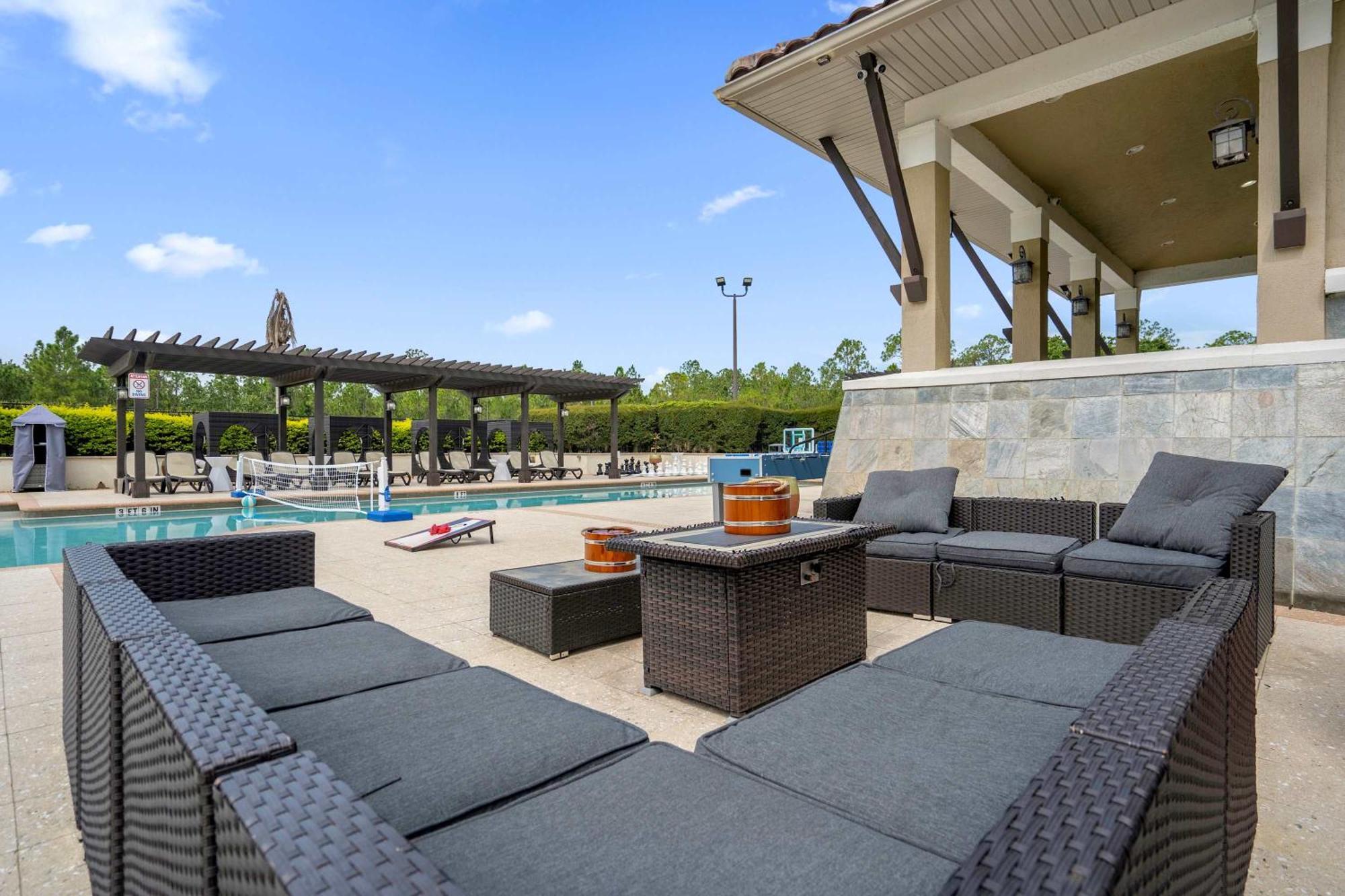 Luxury Townhome - 5 Minutes From Holiday home *