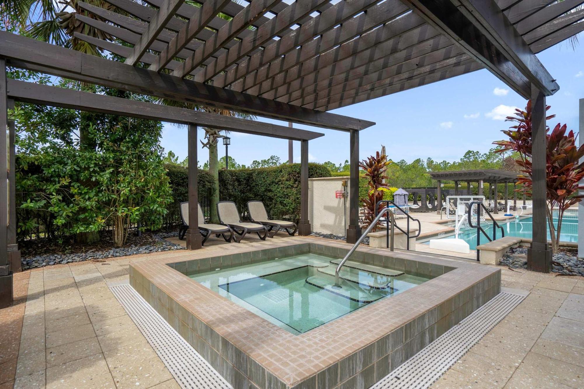 Luxury Townhome - 5 Minutes From Holiday home *