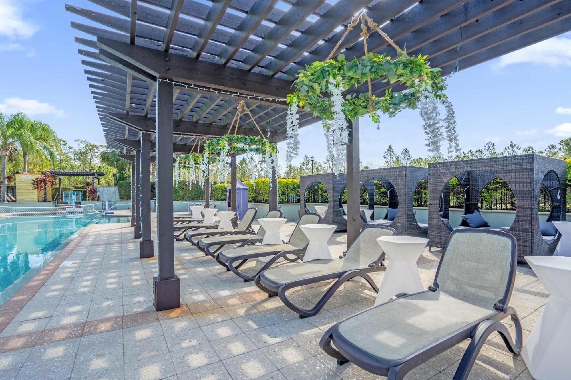 Luxury Townhome - 5 Minutes From Holiday home Orlando