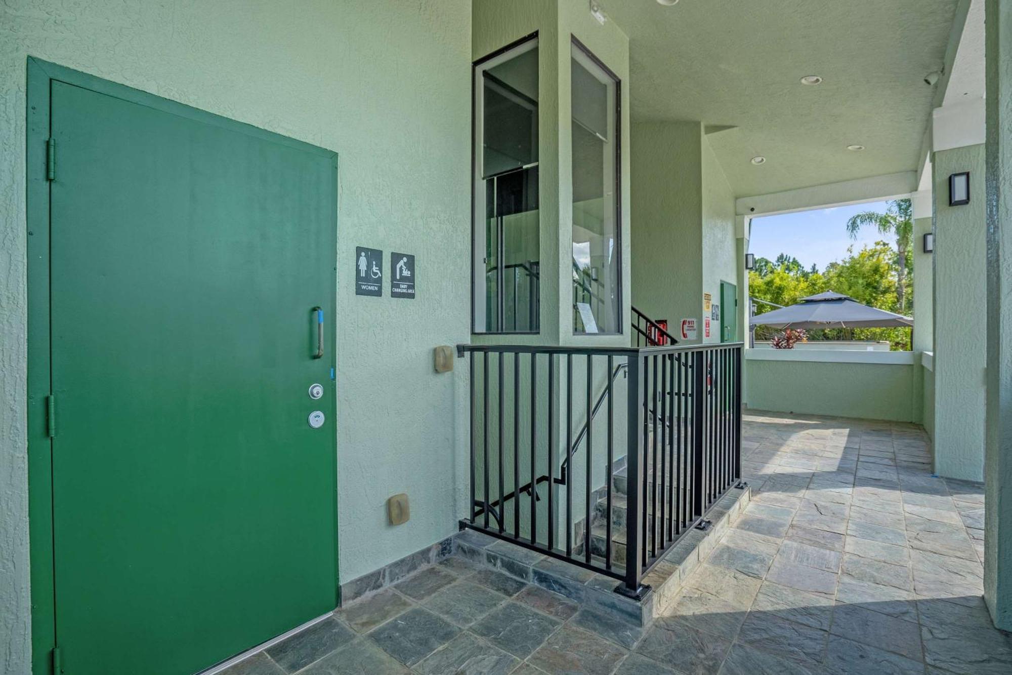 Luxury Townhome - 5 Minutes From Holiday home *