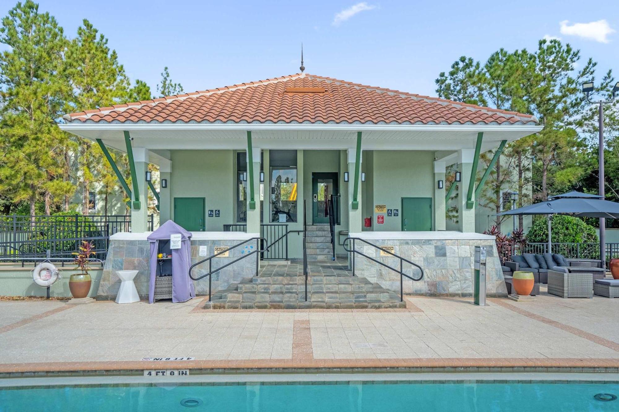 Luxury Townhome - 5 Minutes From Orlando