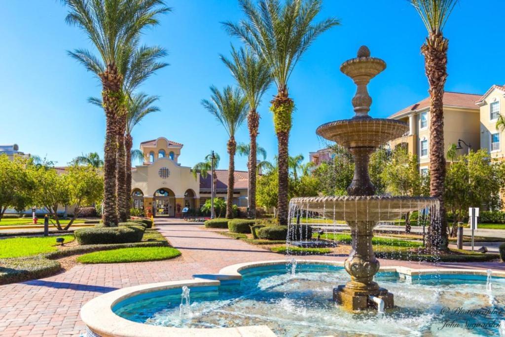 Fantastic Lakeview Tropicana Near Theme Parks, And Walk To The Convention Center *