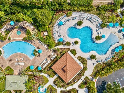 Fantastic Lakeview Tropicana Near Theme Parks, And Walk To The Convention Center *