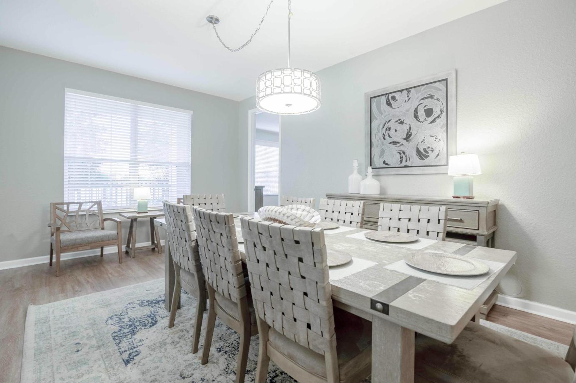 Fantastic Lakeview Tropicana Near Theme Parks, And Walk To The Convention Center Apartment Orlando