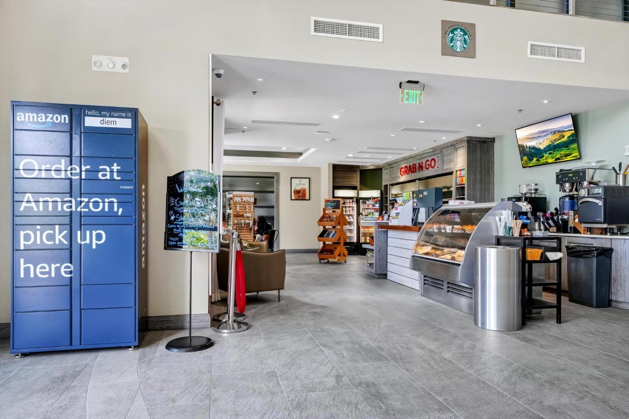 Vibrant Elite Home: Disney-adjacent With Private Pool & Amenities