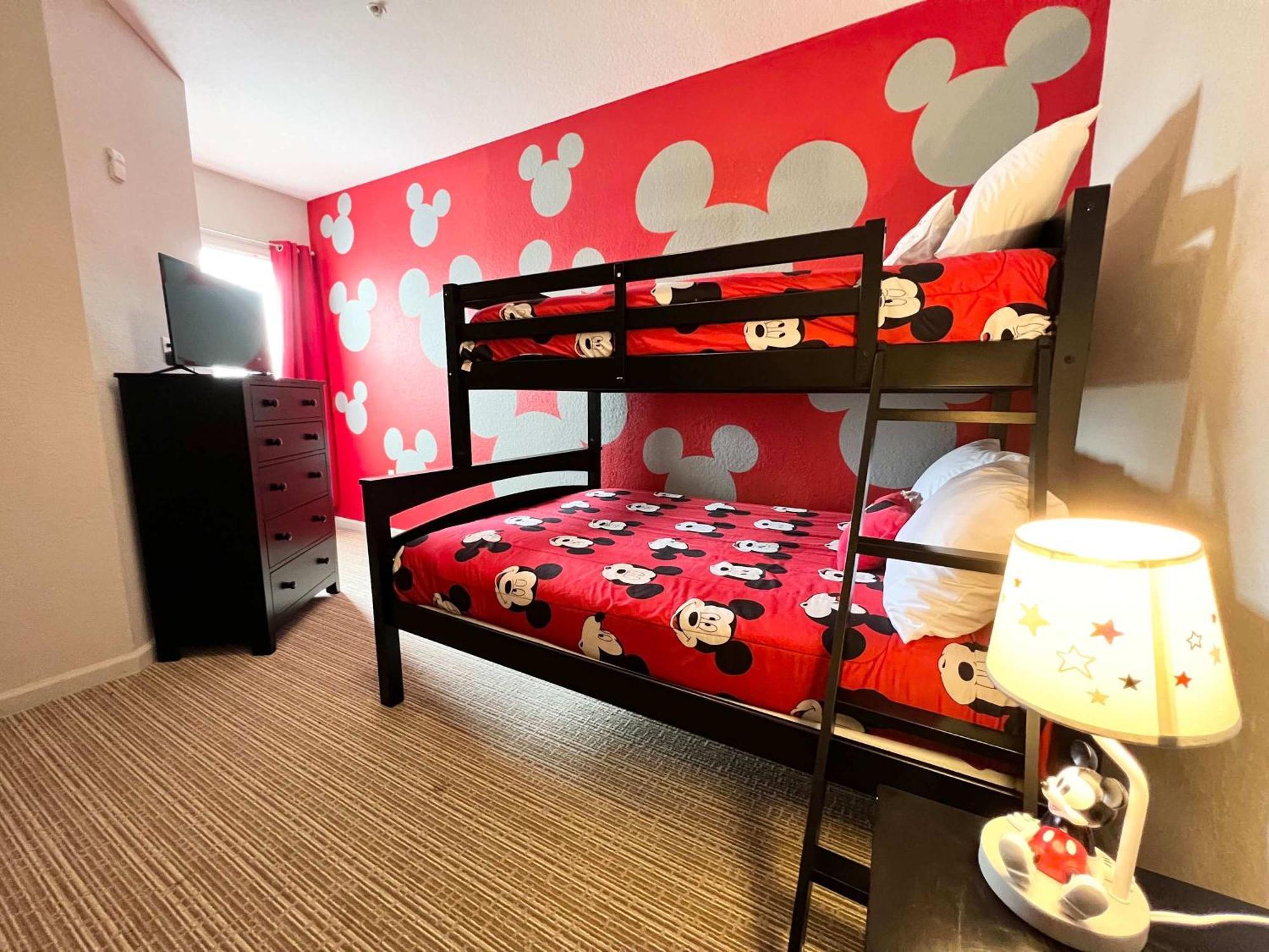 Pet-friendly 3br W Pool Hot Tub