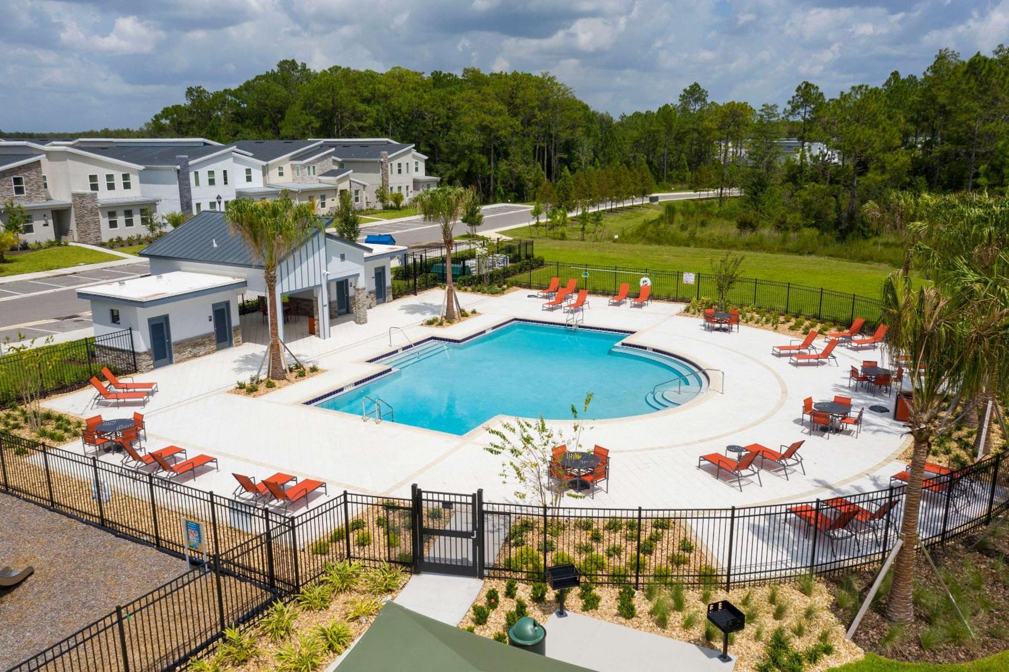Stunning Game & Pool Jacuzzi Storey 2799 *