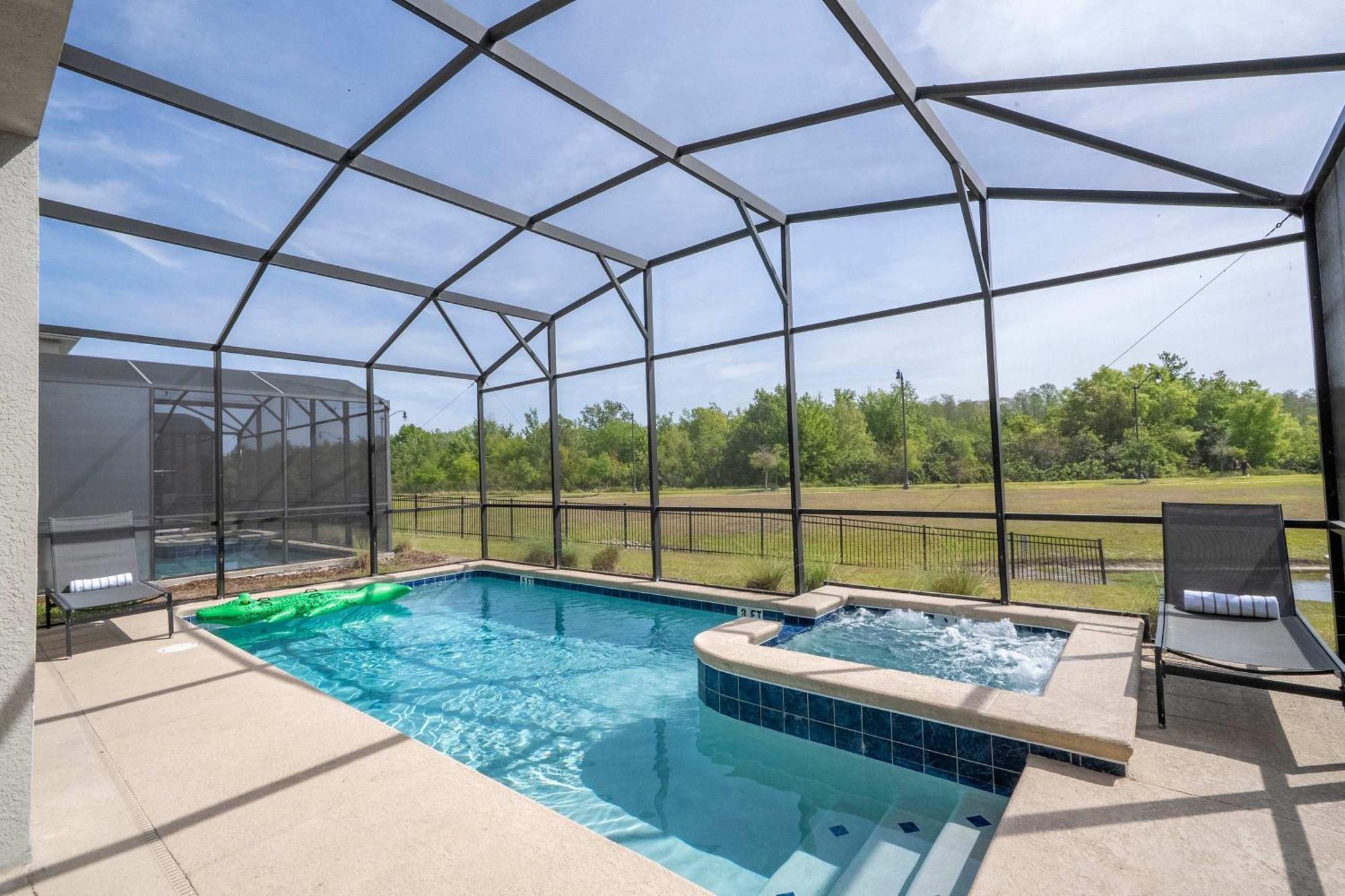 Stunning Game & Pool Jacuzzi Storey 2799 Holiday home