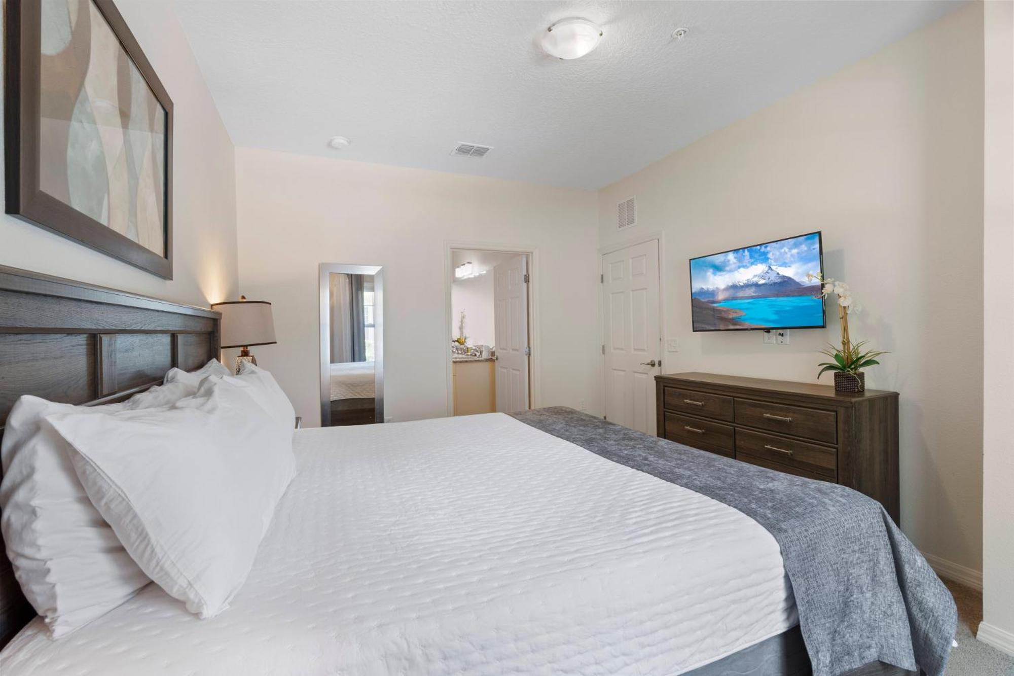 Holiday home Amazing 3 Bedrooms At Lucaya- 7 Miles From *