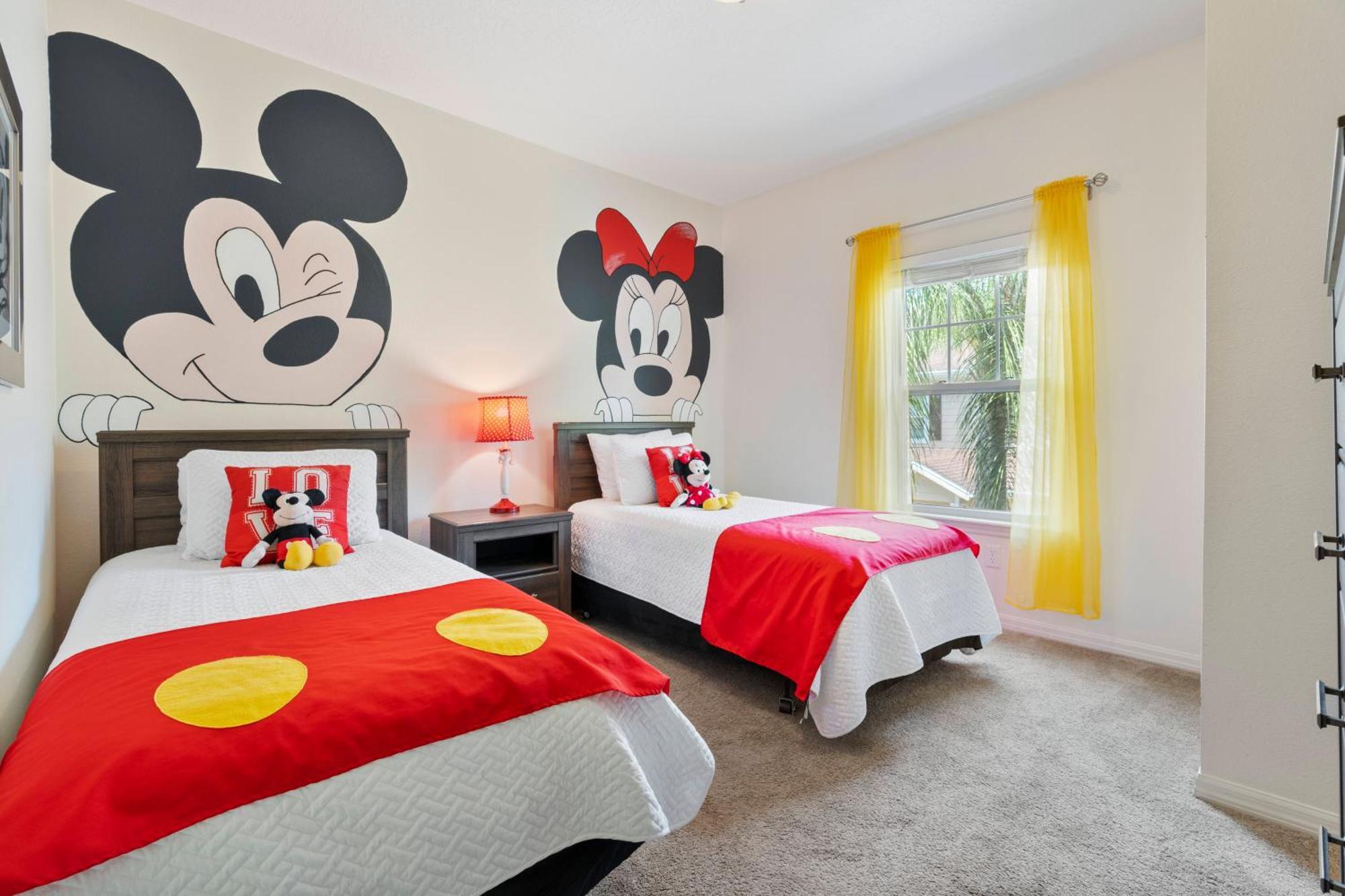 Amazing 3 Bedrooms At Lucaya- 7 Miles From