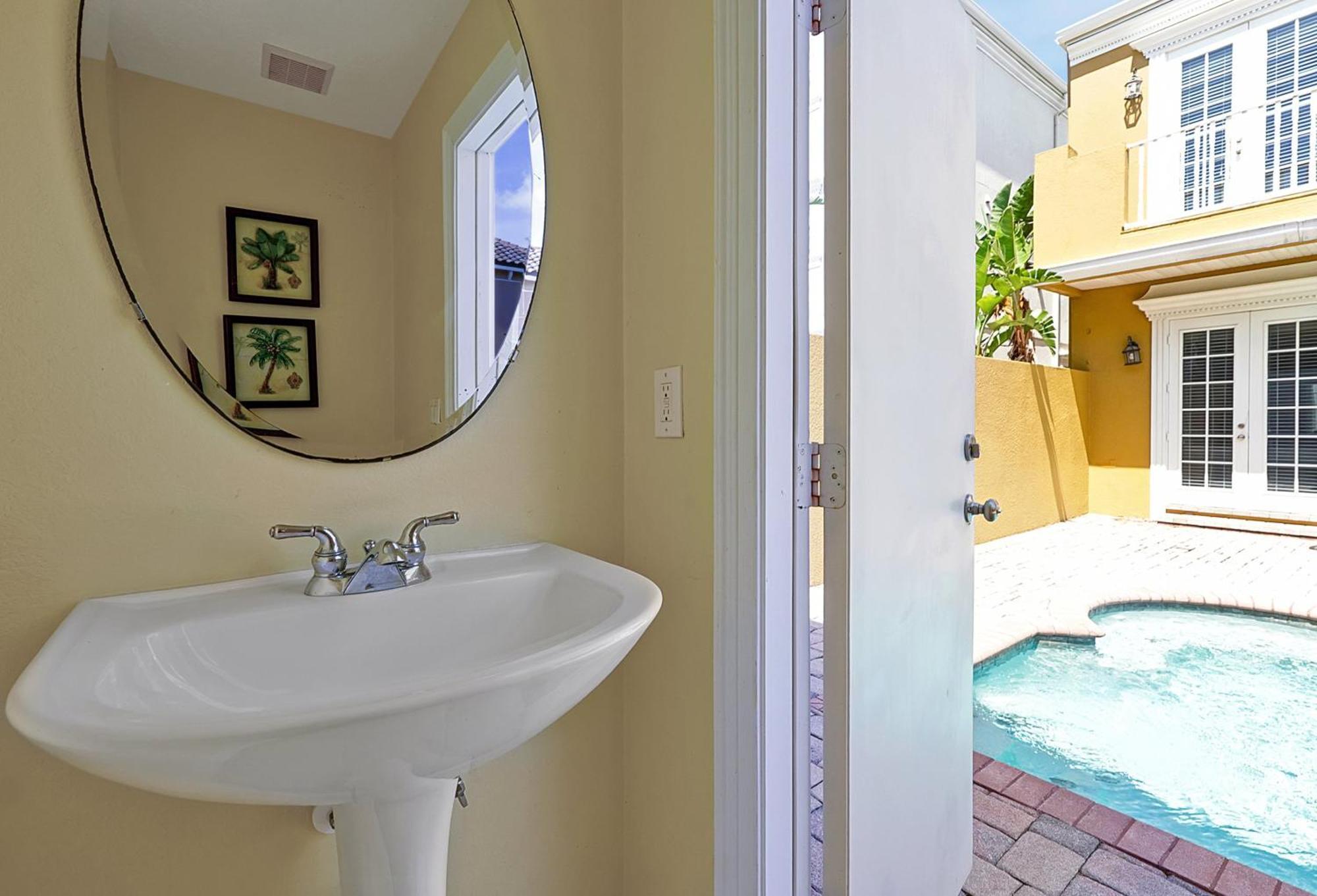 Elegant Escape At Reunion - Near W/ Pool Holiday home