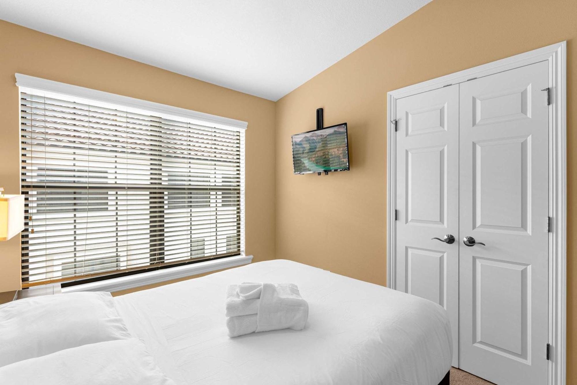 Magical Winter Memories Recent Renovated Townhome Holiday home