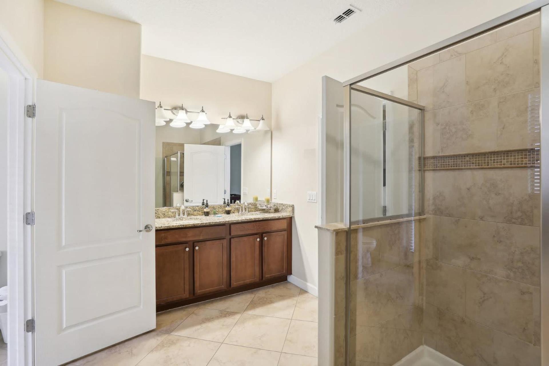 Modern 8br With Private Pool And Hot Tub Holiday home Davenport