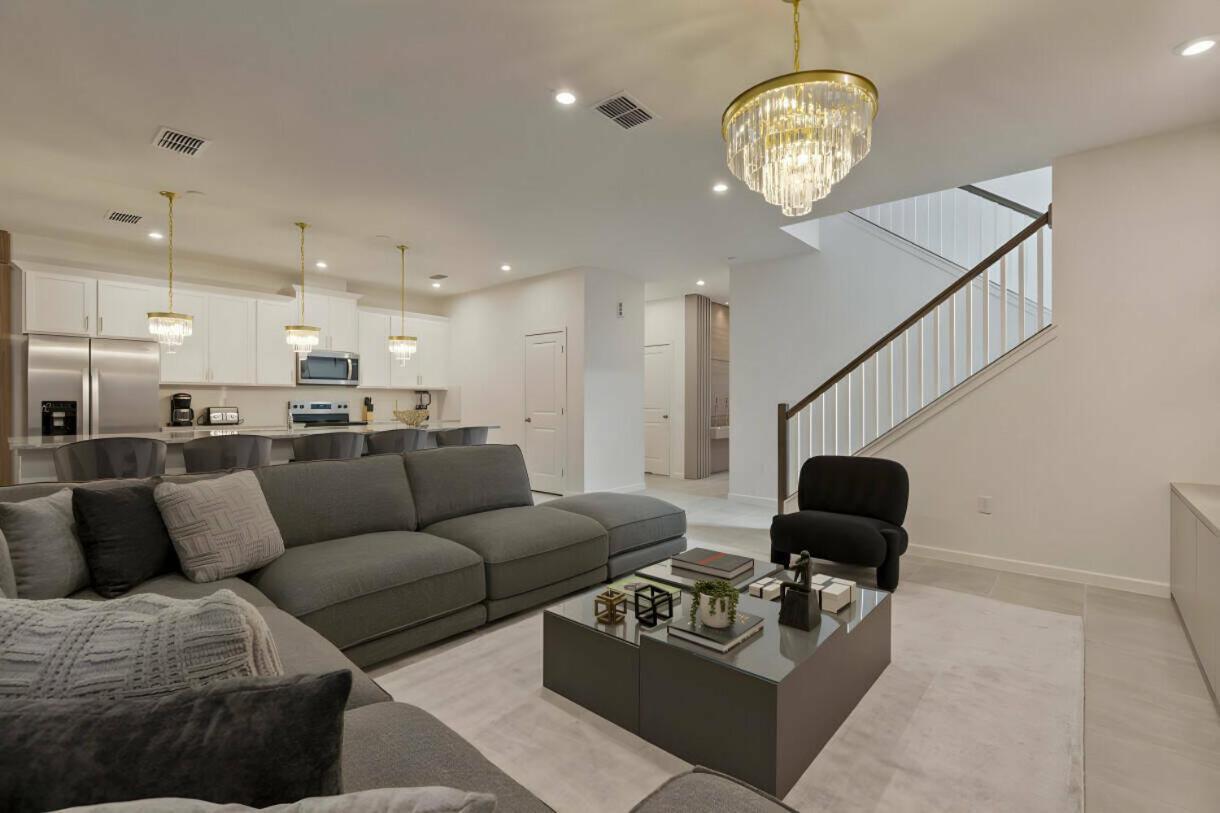 Brand New 6 Bedroom Single Family At Solara 78sa Holiday home