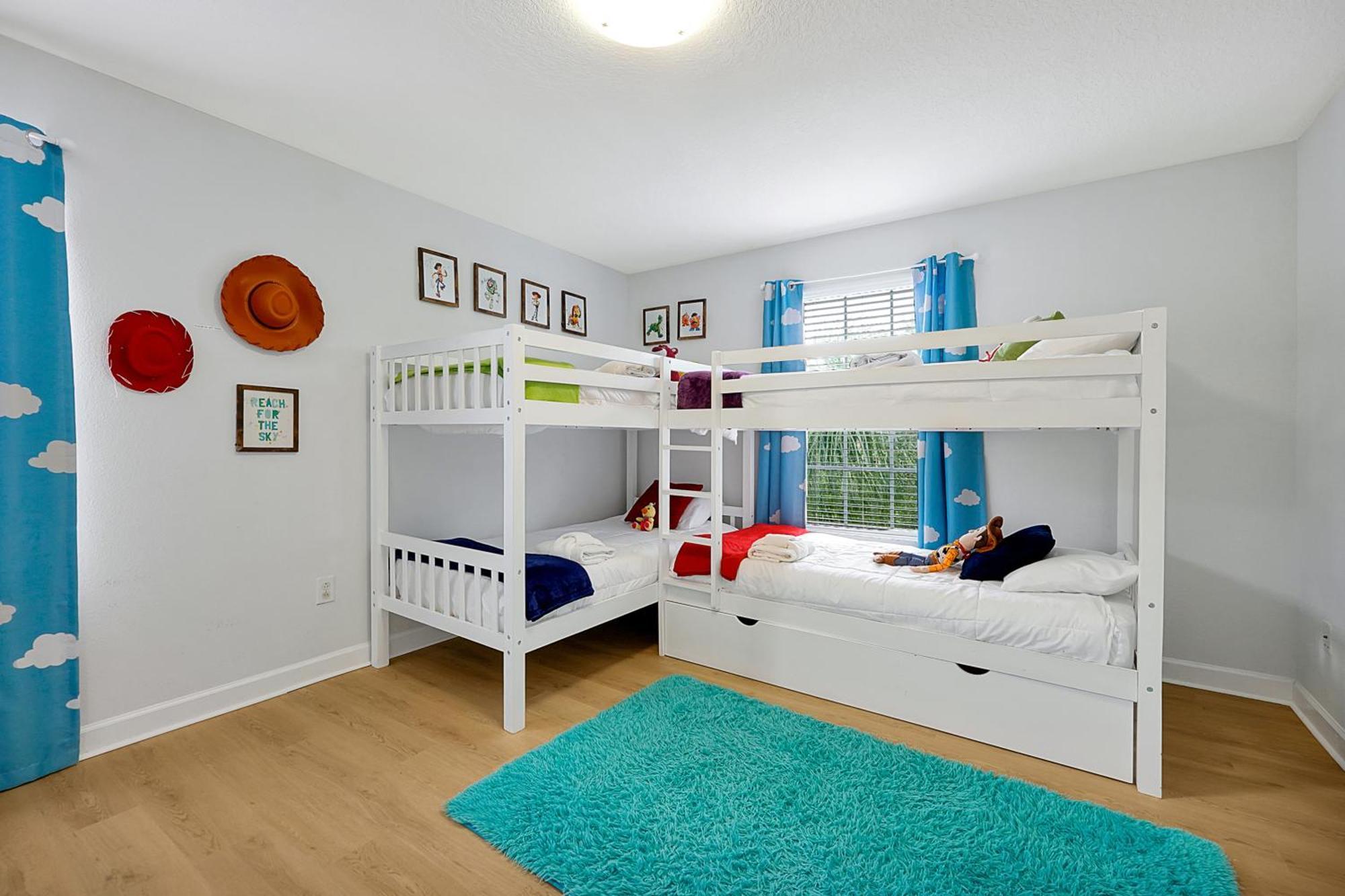 Holiday home New Owners! Mins To Universal Epic, Disney, Seaworld, Airport! *