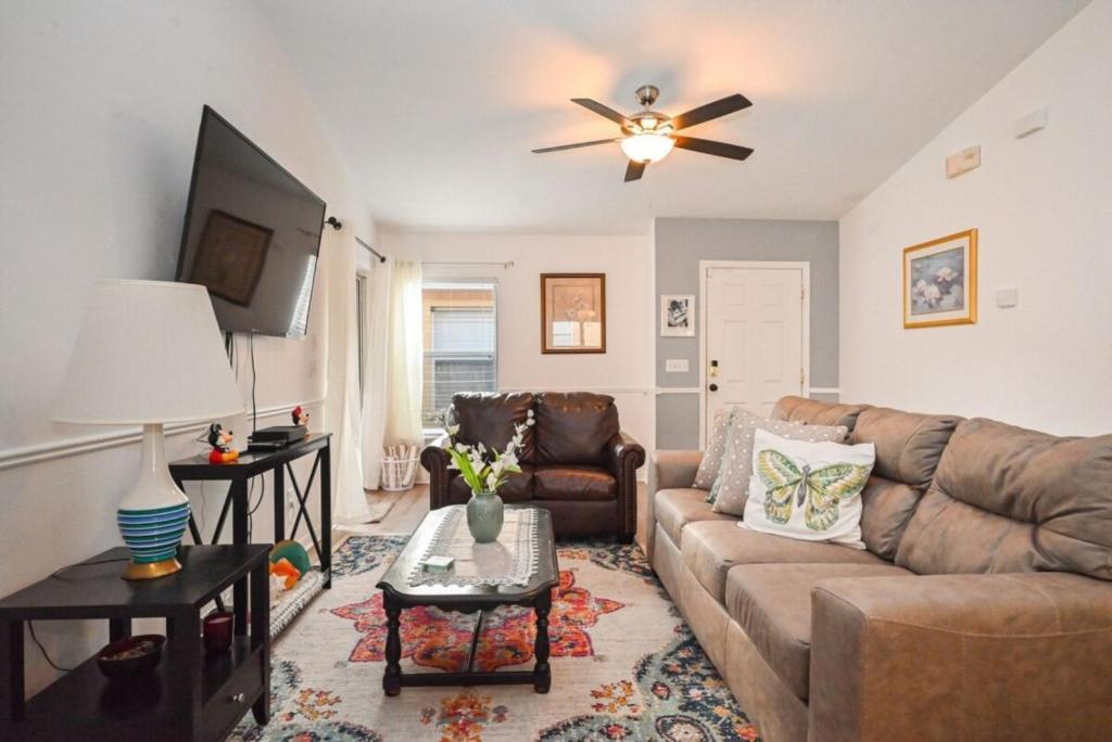 Cozy Family Vacation With Large Pool Near Disney
