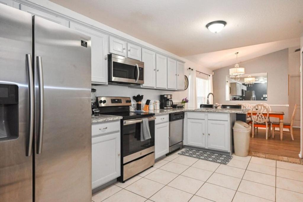 Cozy Family Vacation With Large Pool Near Disney *
