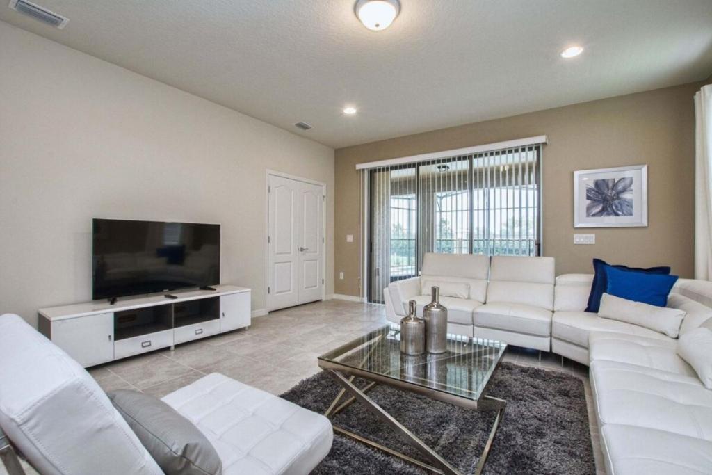 Luxury Windsor Resort Near Disney Oversize Pool *