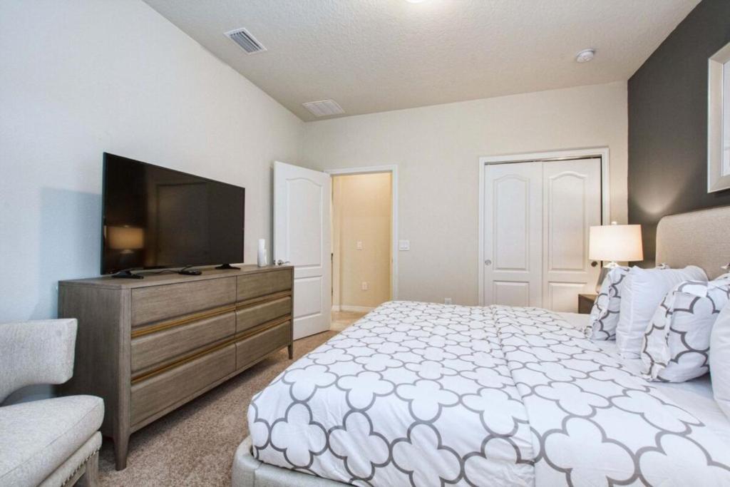 Luxury Windsor Resort Near Disney Oversize Pool *