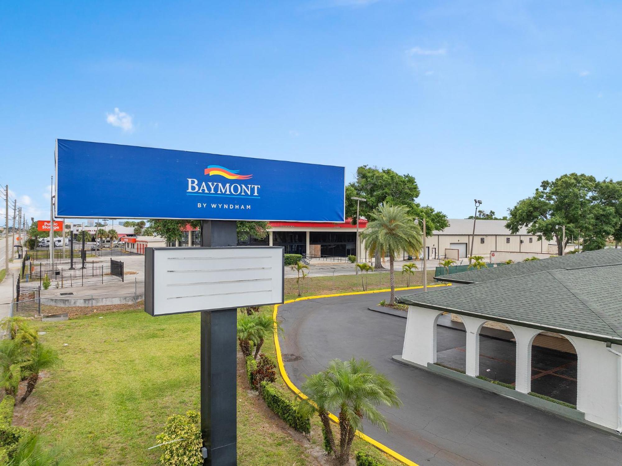 Baymont By Wyndham Downtown Hotel
