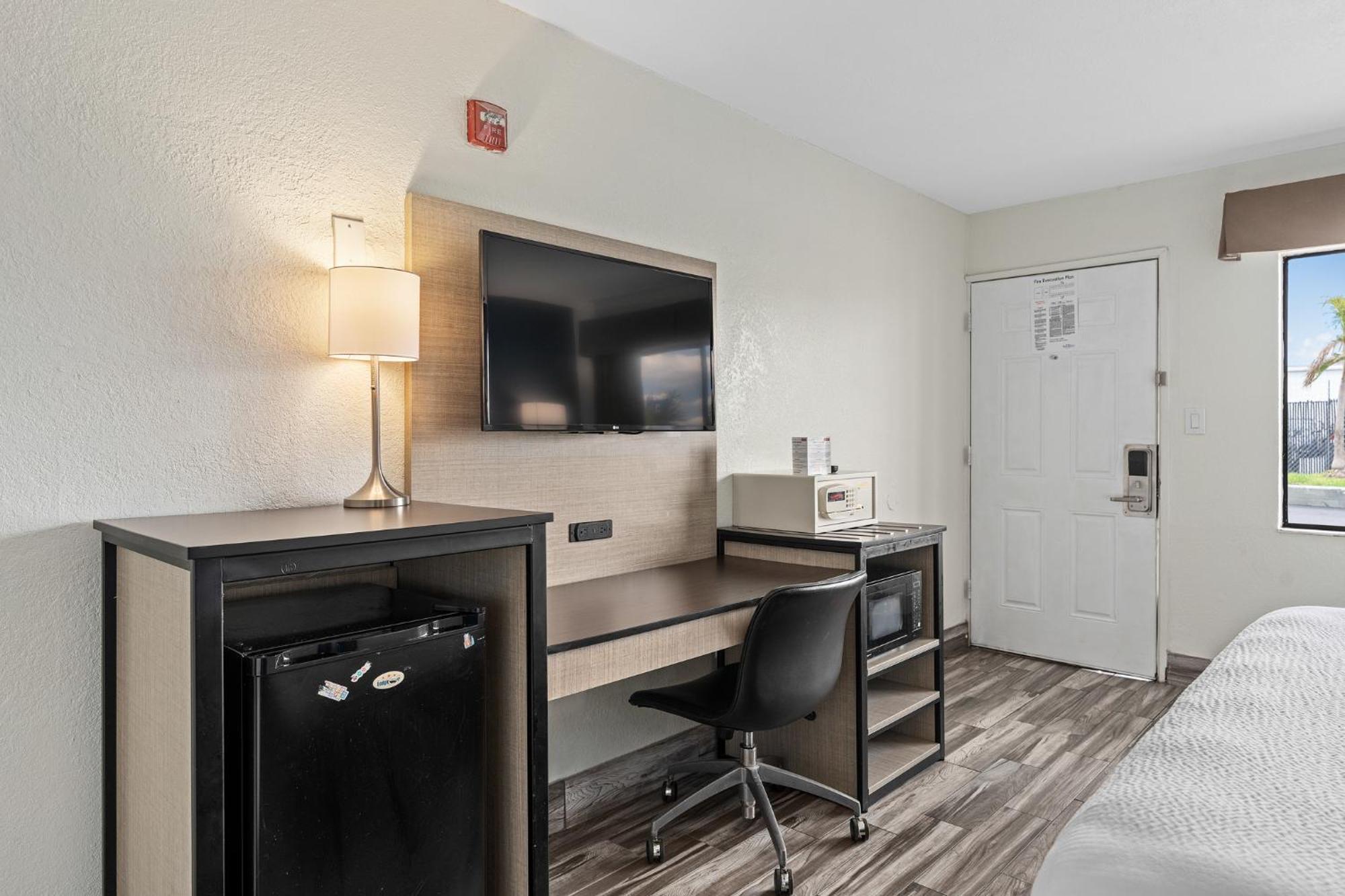 Hotel Baymont By Wyndham Downtown 2*
