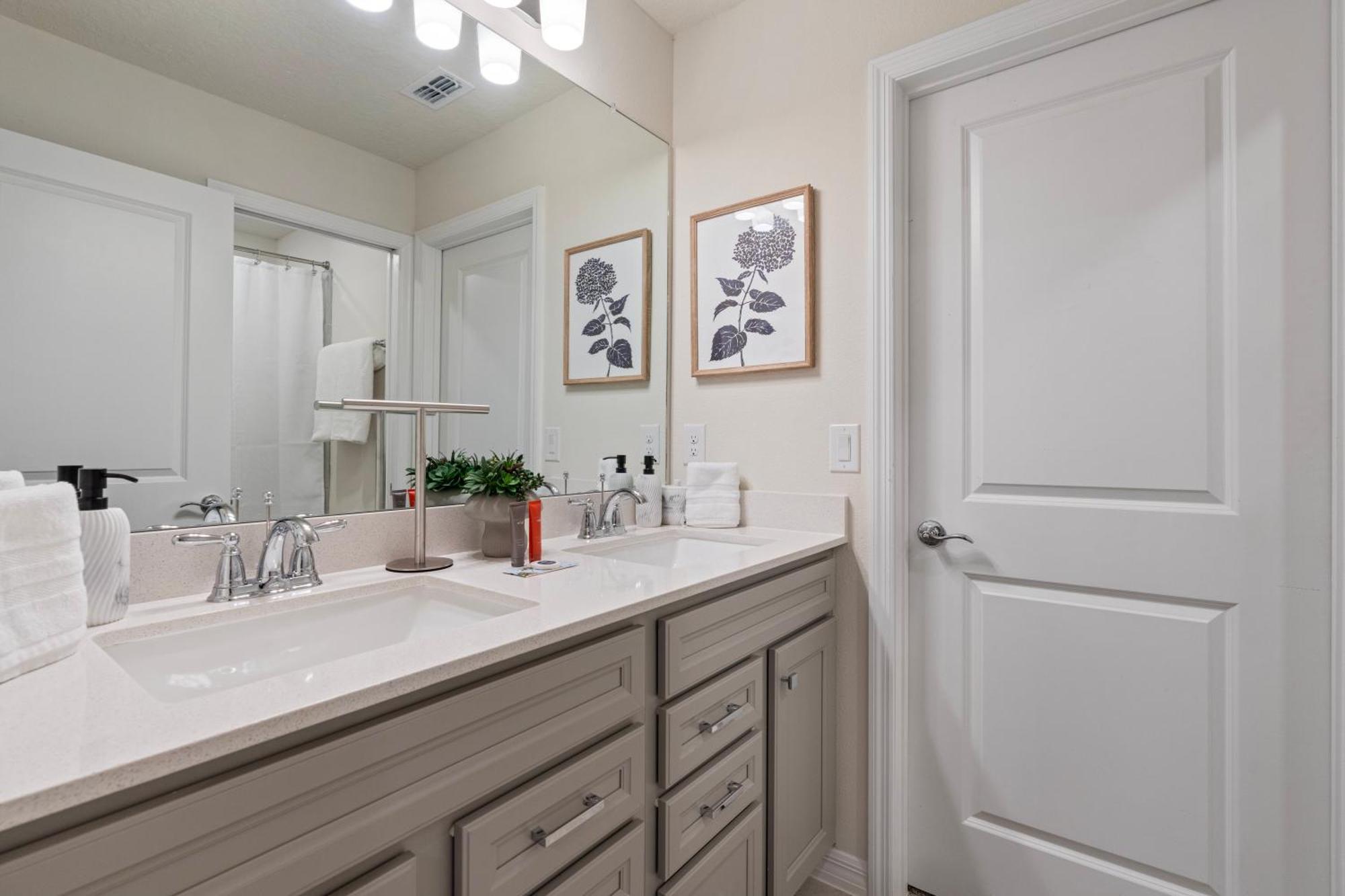 Brand New 10bdrms At Windsor Cay Resort *