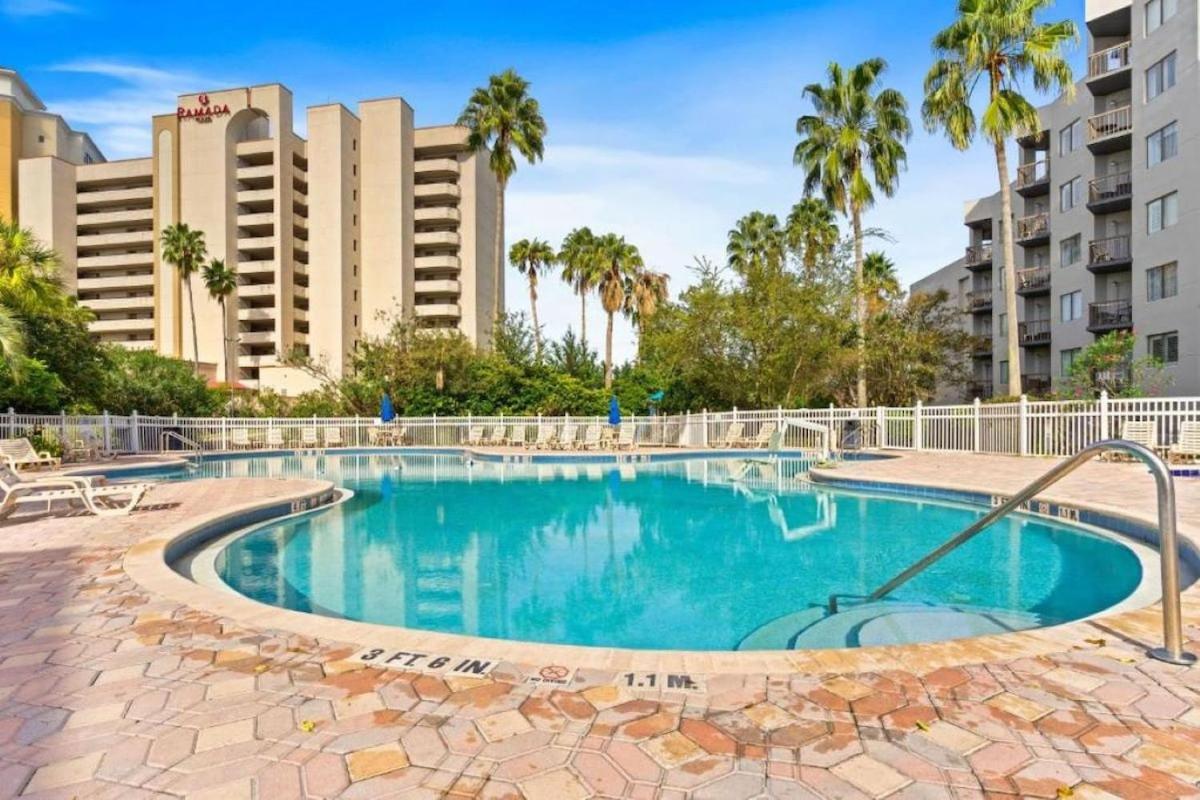 Apartment 3315 Front Near Universal