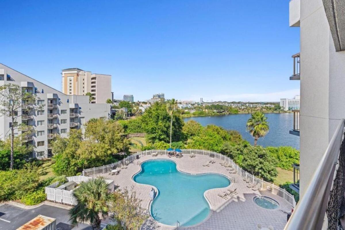 Apartment 3315 Front Near Universal