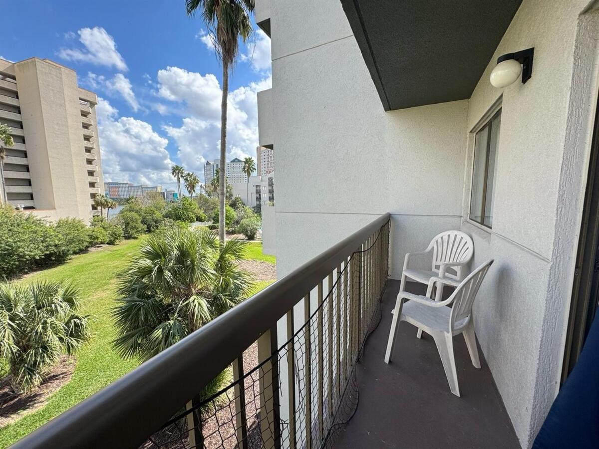 3315 Front Near Universal Apartment