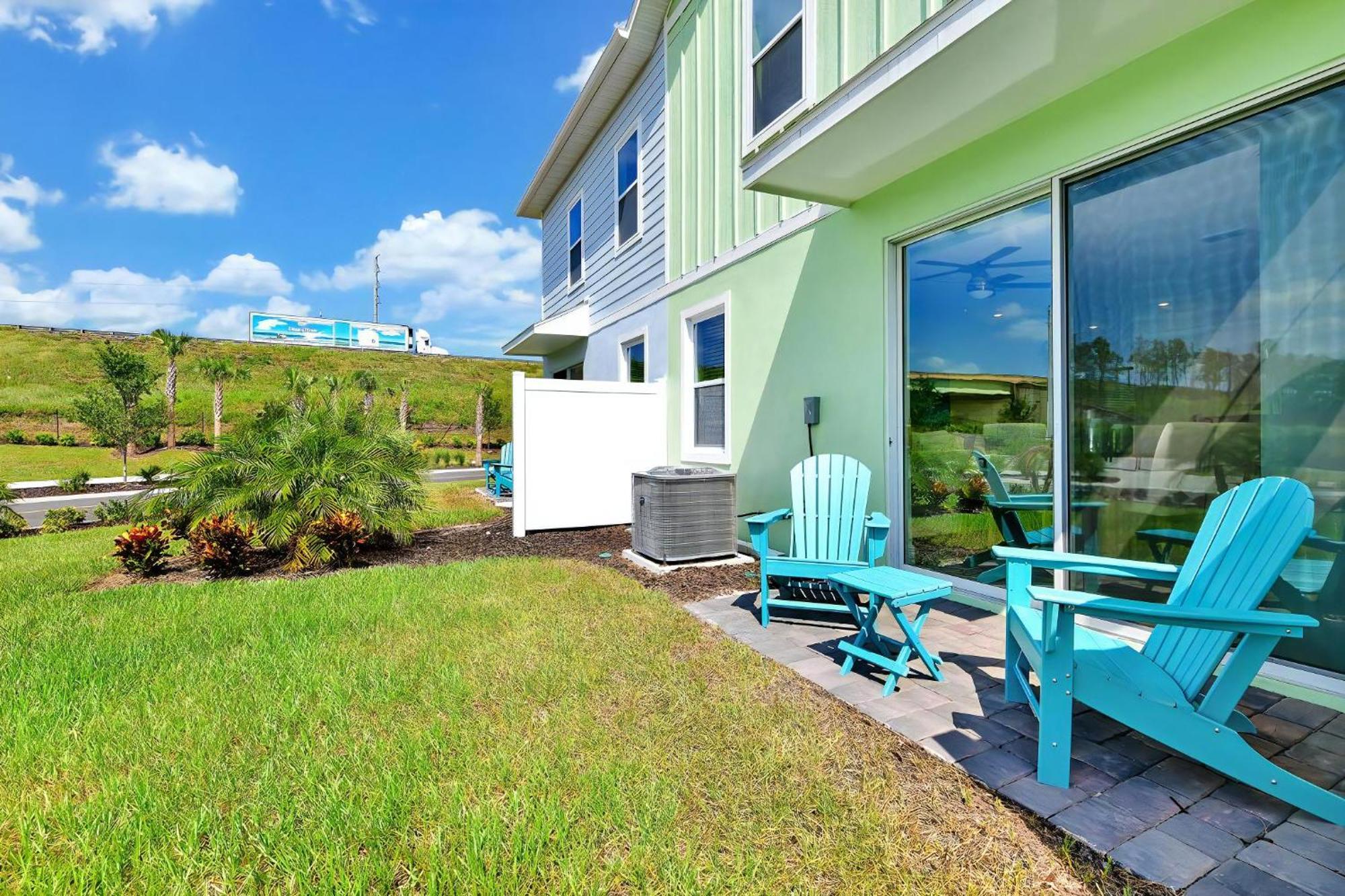 Paradise Near With Margaritaville Island H20 Access - 8186cp