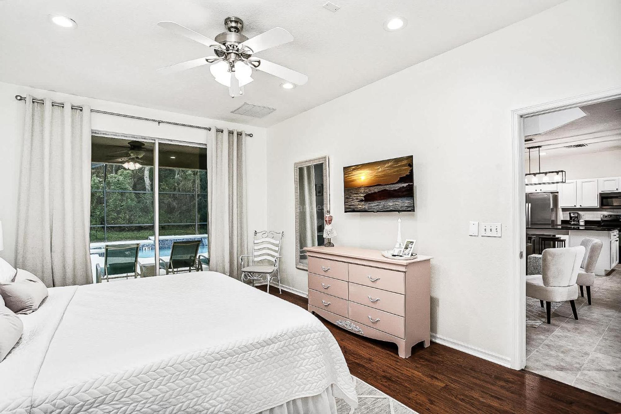 Dazzling 7br With Pool & Game *